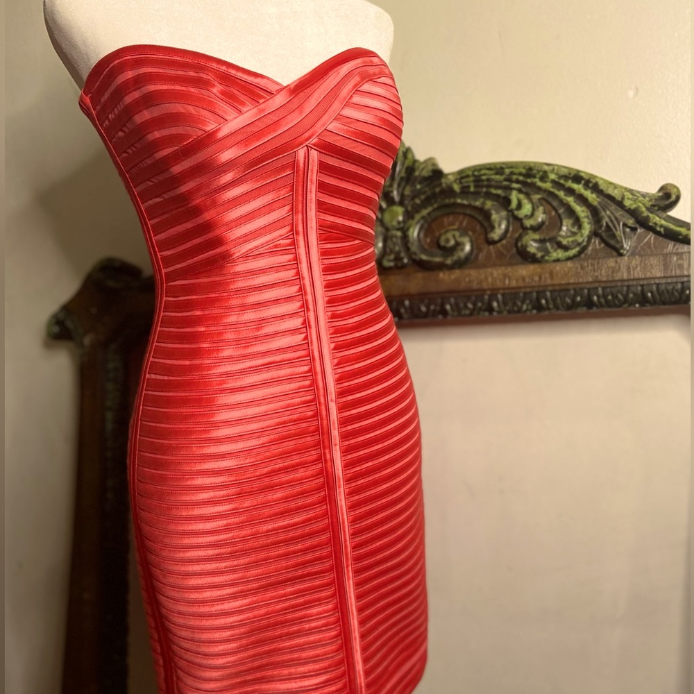BCBGMaxAzria Lillie mini dress in size 4, in Coral Reef.